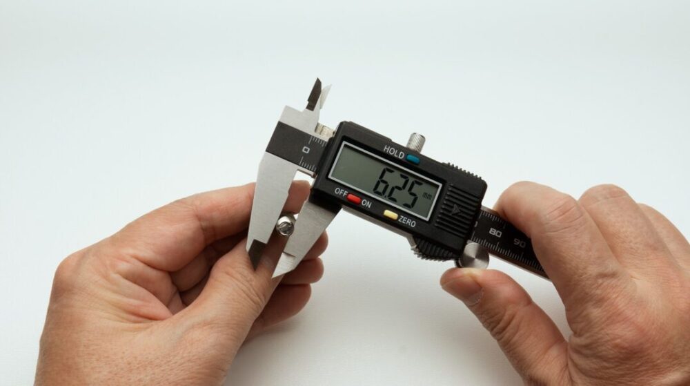 Measuring-screw-threads-with-a-vernier-caliper